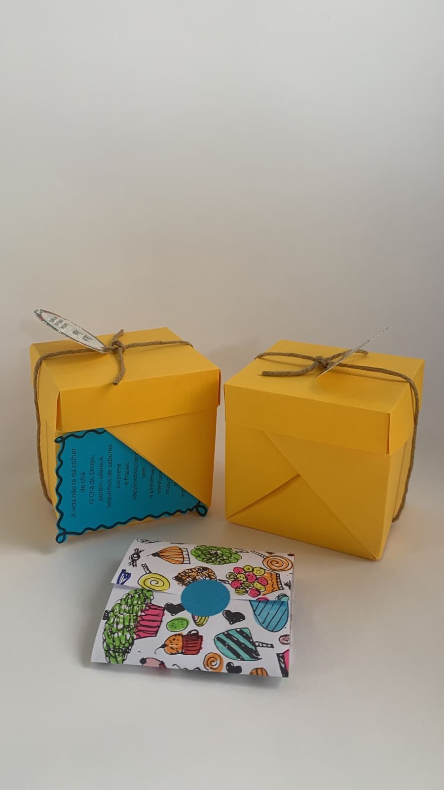 Caixinha com 6 saquinhos de chá com sabores surpresa e frases (des)motivacionais. - Imagem 4